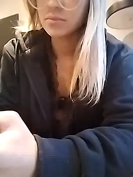 Snapshot of fofinhaa12 chatting on September 15, 6:19 pm fofinhaa12 online show from September 15, 6:19 pm