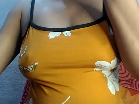 Snapshot of sofia_livee chatting on October 2, 11:12 pm sofia livee online show from October 2, 11:12 pm