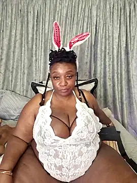 ThickianaRider online show from April 4, 9:40 am