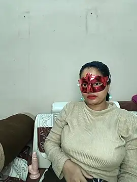 bigtitsqueen online show from February 6, 6:51 am