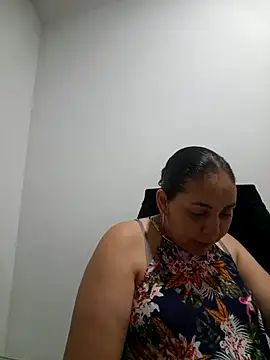 Snapshot of MirandaSoto chatting on November 5, 3:17 am MirandaSoto online show from November 5, 3:17 am