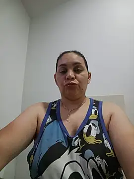 Snapshot of MirandaSoto chatting on May 29, 3:59 am MirandaSoto online show from May 29, 3:59 am