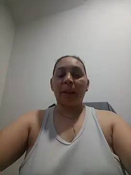 Snapshot of MirandaSoto chatting on June 2, 3:30 am MirandaSoto online show from June 2, 3:30 am
