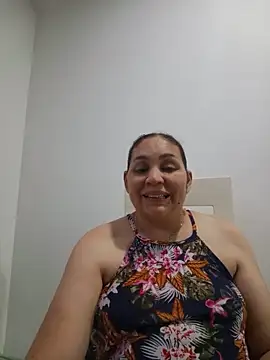 Snapshot of MirandaSoto chatting on June 17, 3:31 am MirandaSoto online show from June 17, 3:31 am