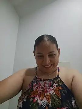 Snapshot of MirandaSoto chatting on June 20, 4:15 am MirandaSoto online show from June 20, 4:15 am