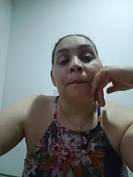 Snapshot of MirandaSoto chatting on July 2, 4:51 am MirandaSoto online show from July 2, 4:51 am