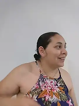 Snapshot of MirandaSoto chatting on July 27, 3:02 am MirandaSoto online show from July 27, 3:02 am