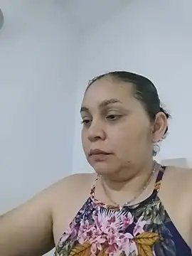 Snapshot of MirandaSoto chatting on August 2, 4:22 am MirandaSoto online show from August 2, 4:22 am