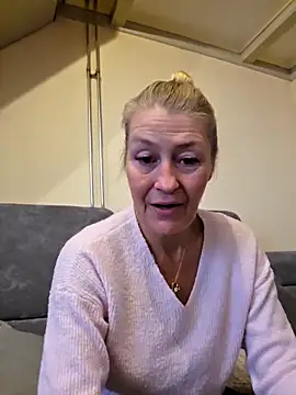 Snapshot of lisalustjouw chatting on November 20, 10:15 am lisalustjouw online show from November 20, 10:15 am