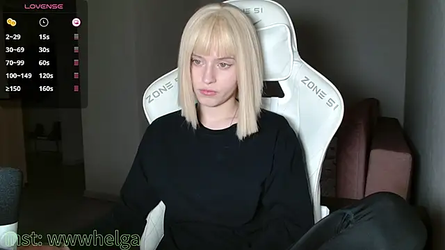 Snapshot of LizaKisses chatting on November 18, 4:22 pm LizaKisses online show from November 18, 4:22 pm