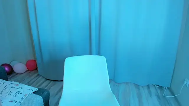 Snapshot of Mimi_Mira chatting on July 30, 10:14 am Mimi Mira online show from July 30, 10:14 am