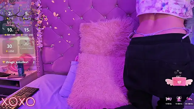 Snapshot of lauren_evans96 chatting on January 19, 4:22 am lauren evans96 online show from January 19, 4:22 am