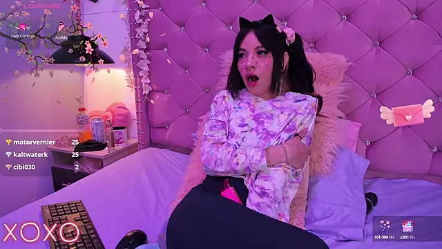 Snapshot of lauren_evans96 chatting on January 24, 5:42 am lauren evans96 online show from January 24, 5:42 am