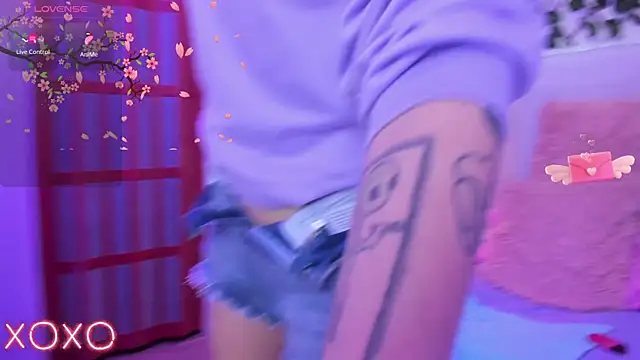 Snapshot of lauren_evans96 chatting on January 25, 2:58 am lauren evans96 online show from January 25, 2:58 am