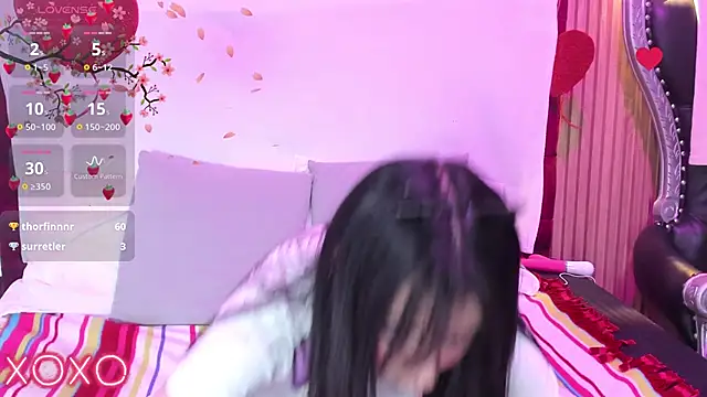 Snapshot of lauren_evans96 chatting on February 19, 7:06 am lauren evans96 online show from February 19, 7:06 am