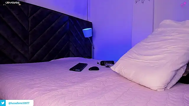 Snapshot of Luca_ferrer_ chatting on February 10, 8:31 am Luca ferrer online show from February 10, 8:31 am