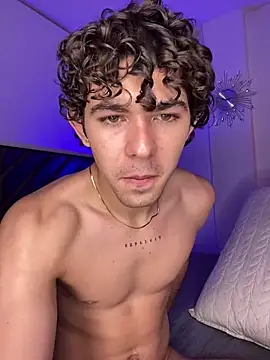 Snapshot of Luca_ferrer_ chatting on March 15, 6:58 am Luca ferrer online show from March 15, 6:58 am