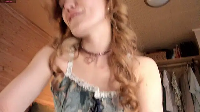 Snapshot of such_juicee chatting on December 6, 9:21 am such juicee online show from December 6, 9:21 am