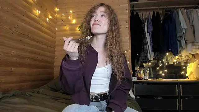 Snapshot of such_juicee chatting on February 3, 7:21 pm such juicee online show from February 3, 7:21 pm