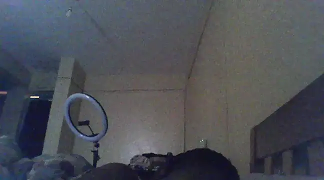 Snapshot of Horny-slut_ chatting on March 4, 10:02 am Horny-slut online show from March 4, 10:02 am