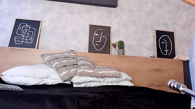 Snapshot of karina_gomez_18 chatting on May 6, 11:26 am karina gomez 18 online show from May 6, 11:26 am