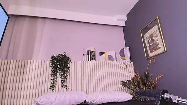 Snapshot of karina_gomez_18 chatting on June 6, 11:48 am karina gomez 18 online show from June 6, 11:48 am