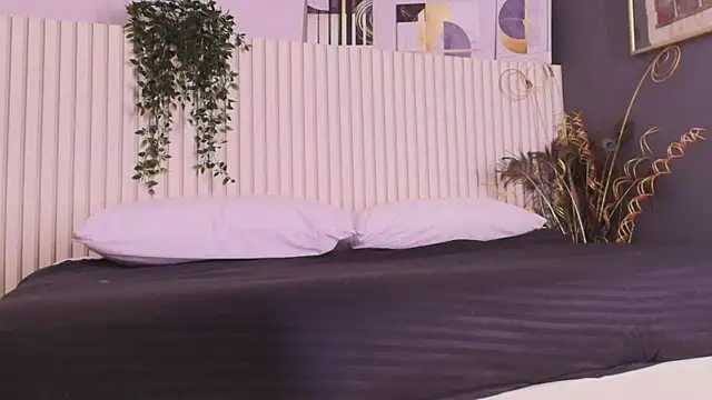 Snapshot of karina_gomez_18 chatting on June 7, 1:04 pm karina gomez 18 online show from June 7, 1:04 pm