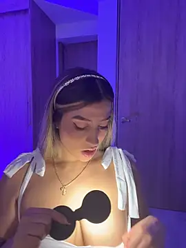 Issabela G1 online show from February 18, 3:24 am