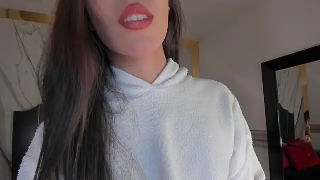 Snapshot of Bylie_Hills chatting on June 24, 9:47 pm Bylie Hills online show from June 24, 9:47 pm