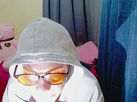 Snapshot of Indaypakay_ts chatting on December 18, 12:27 am Indaypakay ts online show from December 18, 12:27 am