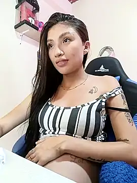 Snapshot of yeibles chatting on December 7, 5:48 am yeibles online show from December 7, 5:48 am