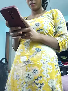 Snapshot of royaldoll-143 chatting on January 12, 5:01 pm royaldoll-143 online show from January 12, 5:01 pm