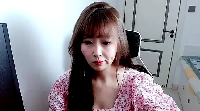 Snapshot of zhenzhen999 chatting on December 12, 2:22 pm zhenzhen999 online show from December 12, 2:22 pm