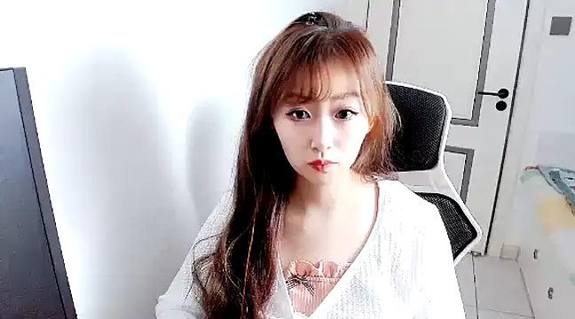 Snapshot of zhenzhen999 chatting on December 27, 11:39 am zhenzhen999 online show from December 27, 11:39 am