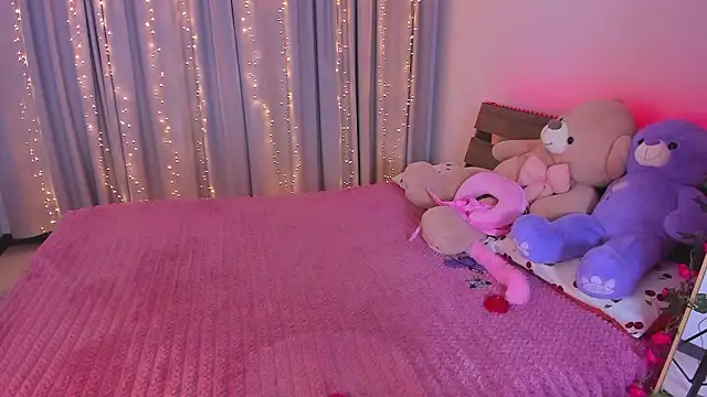 Snapshot of Dollyaa chatting on February 9, 1:31 am Dollyaa online show from February 9, 1:31 am