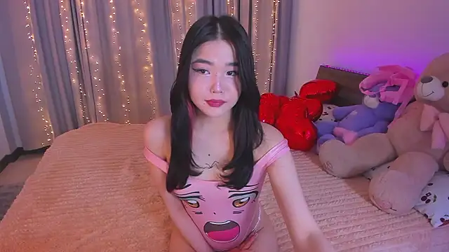 Snapshot of Dollyaa chatting on February 16, 2:24 pm Dollyaa online show from February 16, 2:24 pm