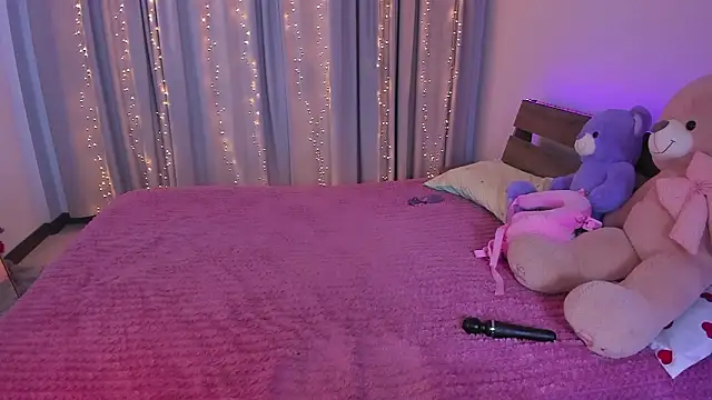 Snapshot of Dollyaa chatting on March 6, 1:40 pm Dollyaa online show from March 6, 1:40 pm