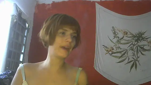 Snapshot of spacegirlll chatting on March 15, 4:43 pm spacegirlll online show from March 15, 4:43 pm