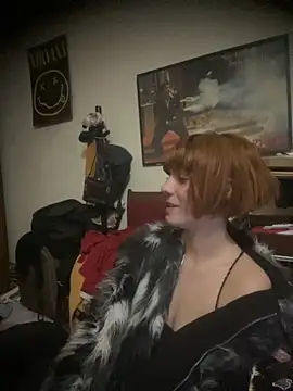 Snapshot of spacegirlll chatting on September 14, 3:44 pm spacegirlll online show from September 14, 3:44 pm