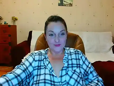Snapshot of Alice3694 chatting on November 7, 6:57 am Alice3694 online show from November 7, 6:57 am