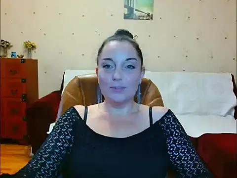 Snapshot of Alice3694 chatting on November 29, 8:28 am Alice3694 online show from November 29, 8:28 am