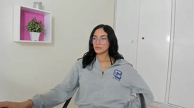 ASIAM BRUNET online show from March 1, 1:07 pm