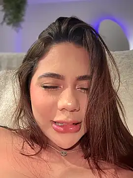 Snapshot of Aryrosee chatting on November 15, 4:03 pm Aryrosee online show from November 15, 4:03 pm