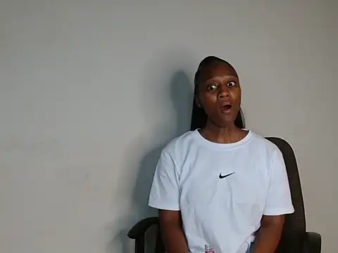 Lucy Blacksilk online show from October 31, 6:42 pm