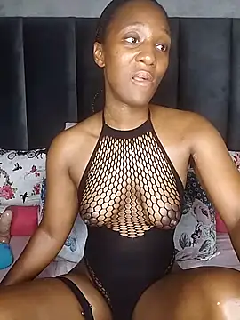 Snapshot of Lucy_Blacksilk chatting on February 2, 10:19 pm Lucy Blacksilk online show from February 2, 10:19 pm