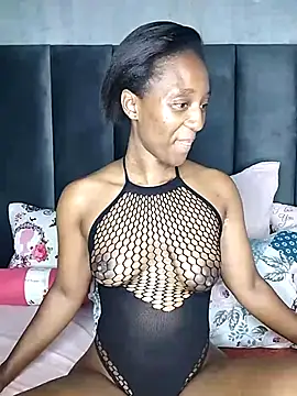 Snapshot of Lucy_Blacksilk chatting on February 4, 10:26 pm Lucy Blacksilk online show from February 4, 10:26 pm