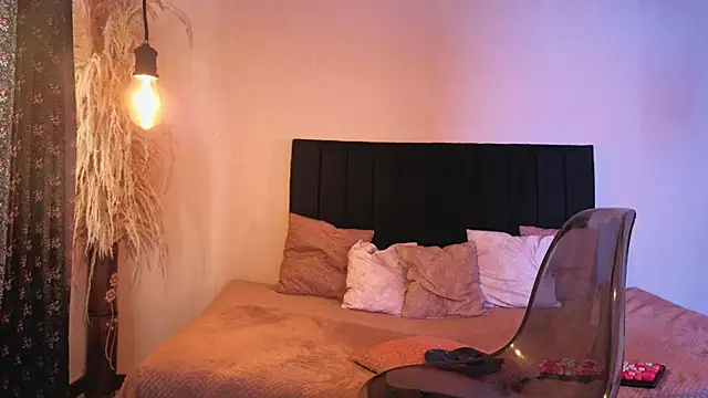 ChloeTurner  online show from September 23, 8:12 pm