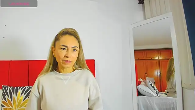 Snapshot of emagarcia chatting on November 30, 11:03 am emagarcia online show from November 30, 11:03 am