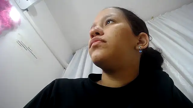 LAURA SMIITH online show from February 12, 9:20 am