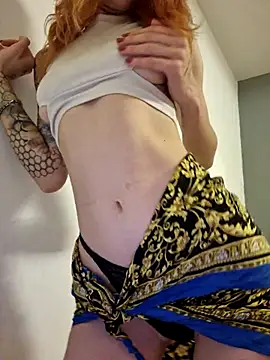 Snapshot of roxi_katty chatting on November 11, 5:29 am roxi katty online show from November 11, 5:29 am